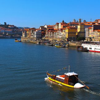 cruzeiro no rio Douro no Porto