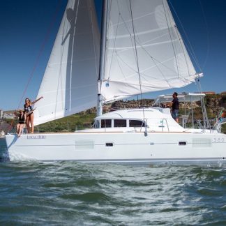 sailing-in-tagus-river